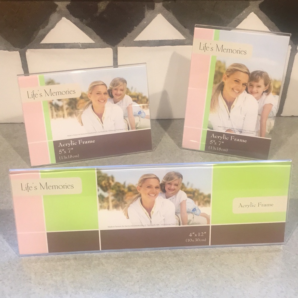 ❤️Acrylic Frame Set of 3❤️NEW 5 X 7 and 4 X 12